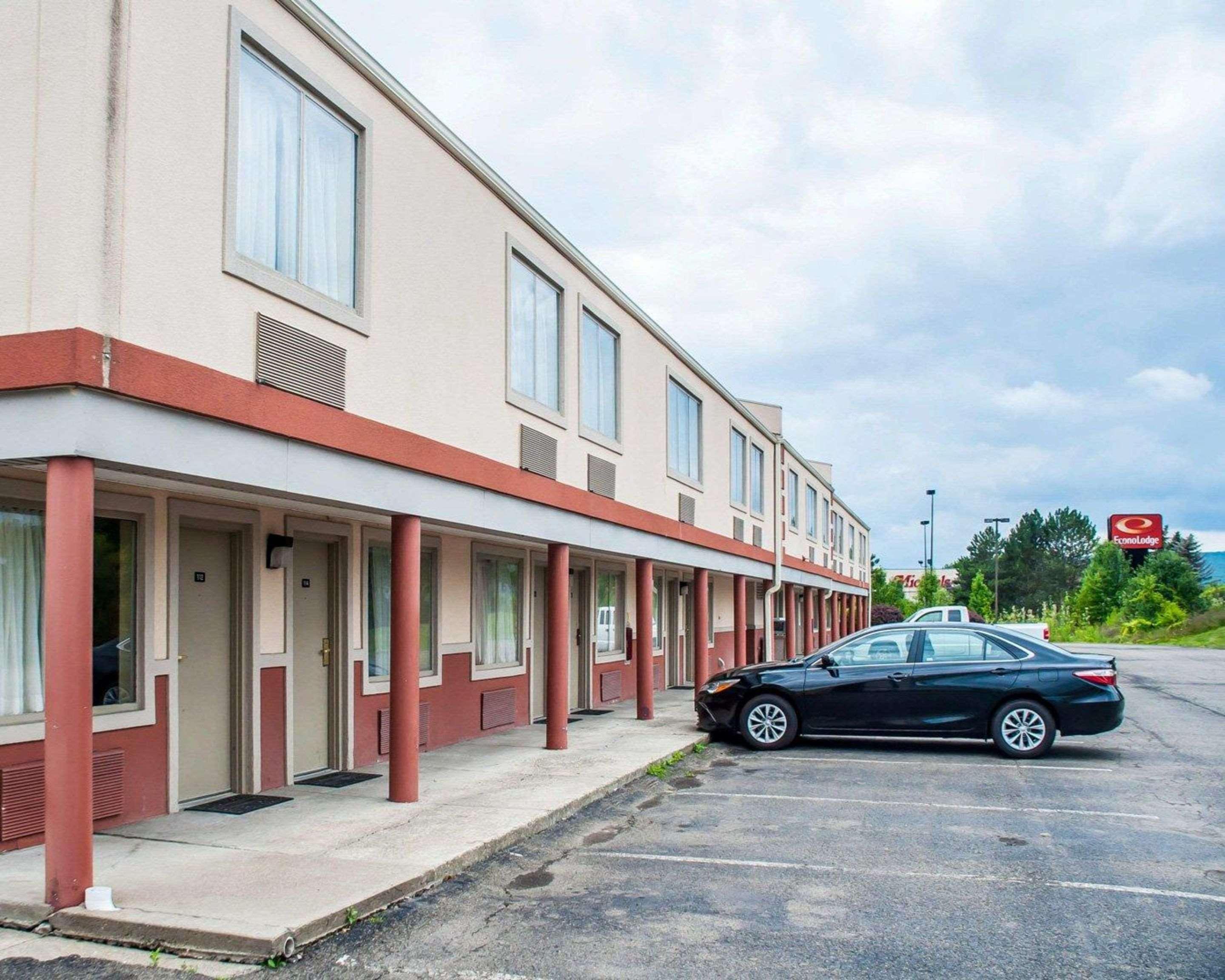 Econo Lodge Elmira-Corning Fisherville Eksteriør billede