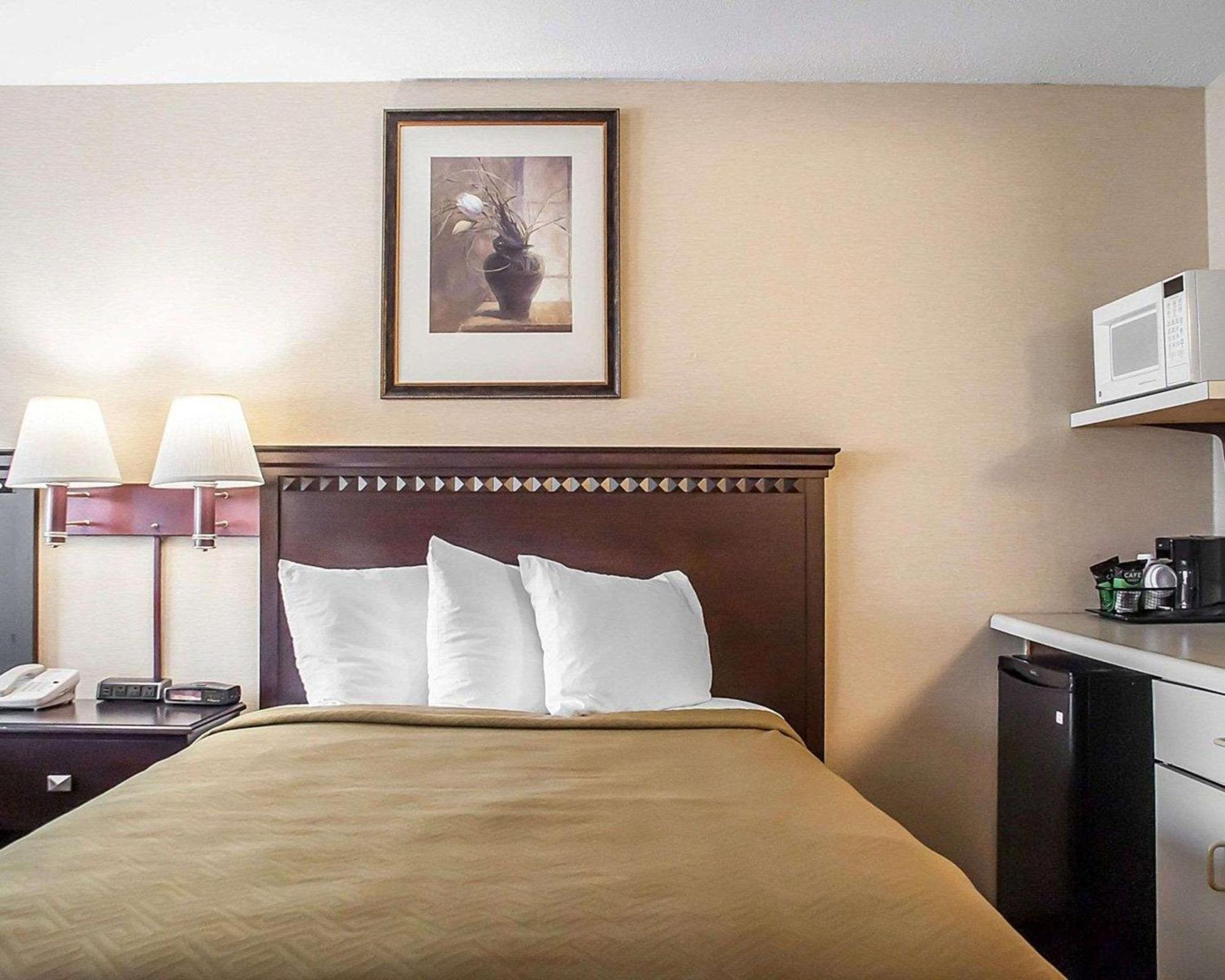 Econo Lodge Elmira-Corning Fisherville Eksteriør billede