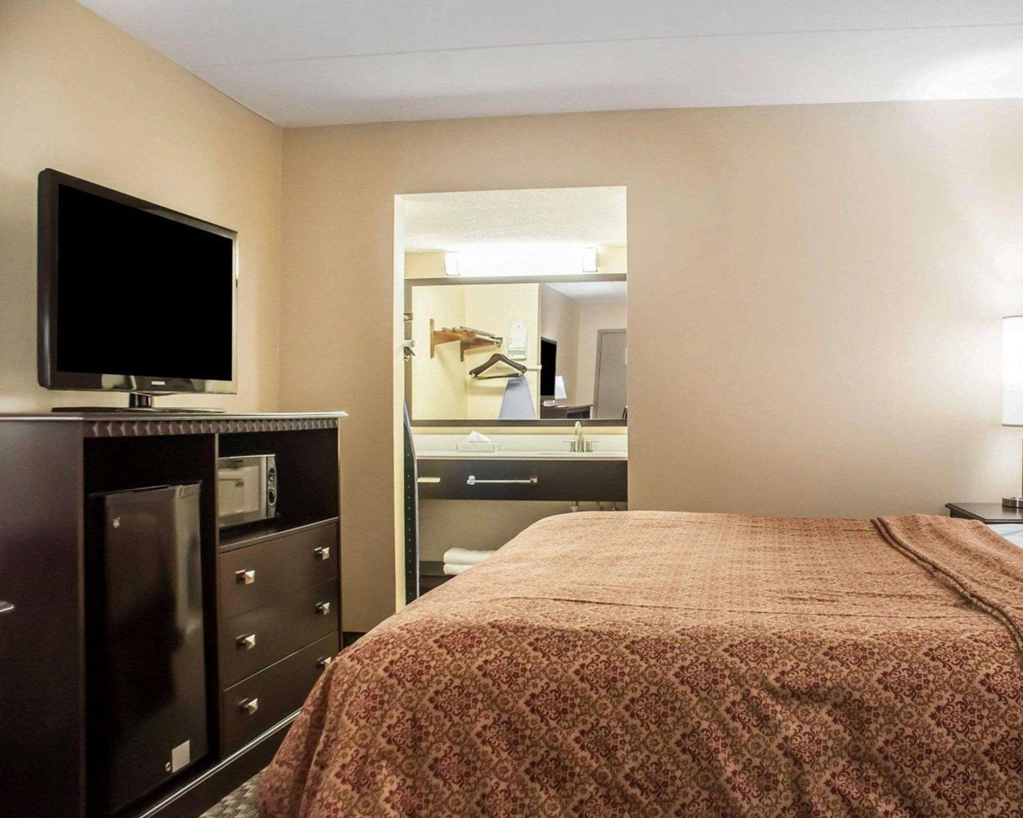 Econo Lodge Elmira-Corning Fisherville Eksteriør billede