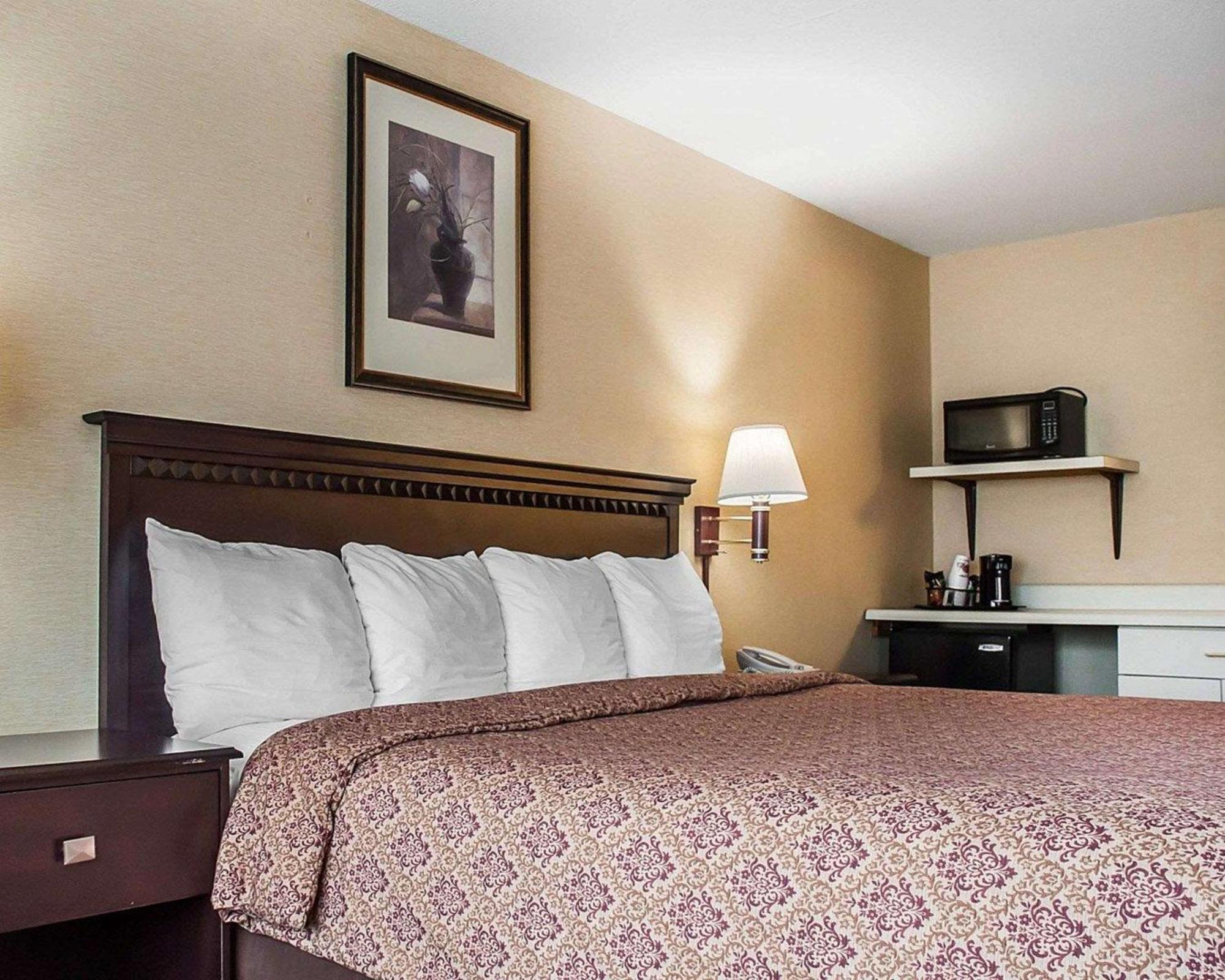 Econo Lodge Elmira-Corning Fisherville Eksteriør billede