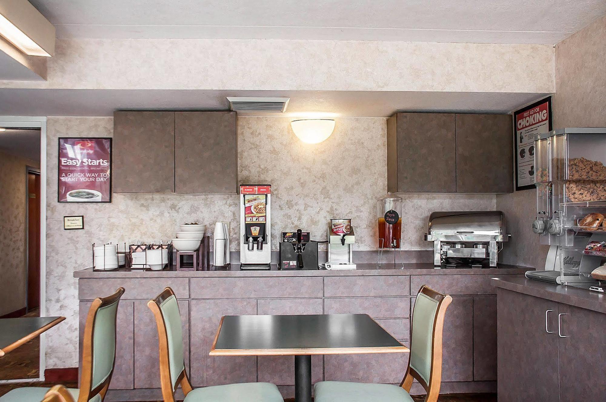 Econo Lodge Elmira-Corning Fisherville Eksteriør billede